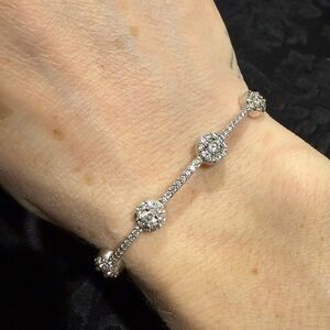 Elegant Silver Bracelet with Crystal Accents